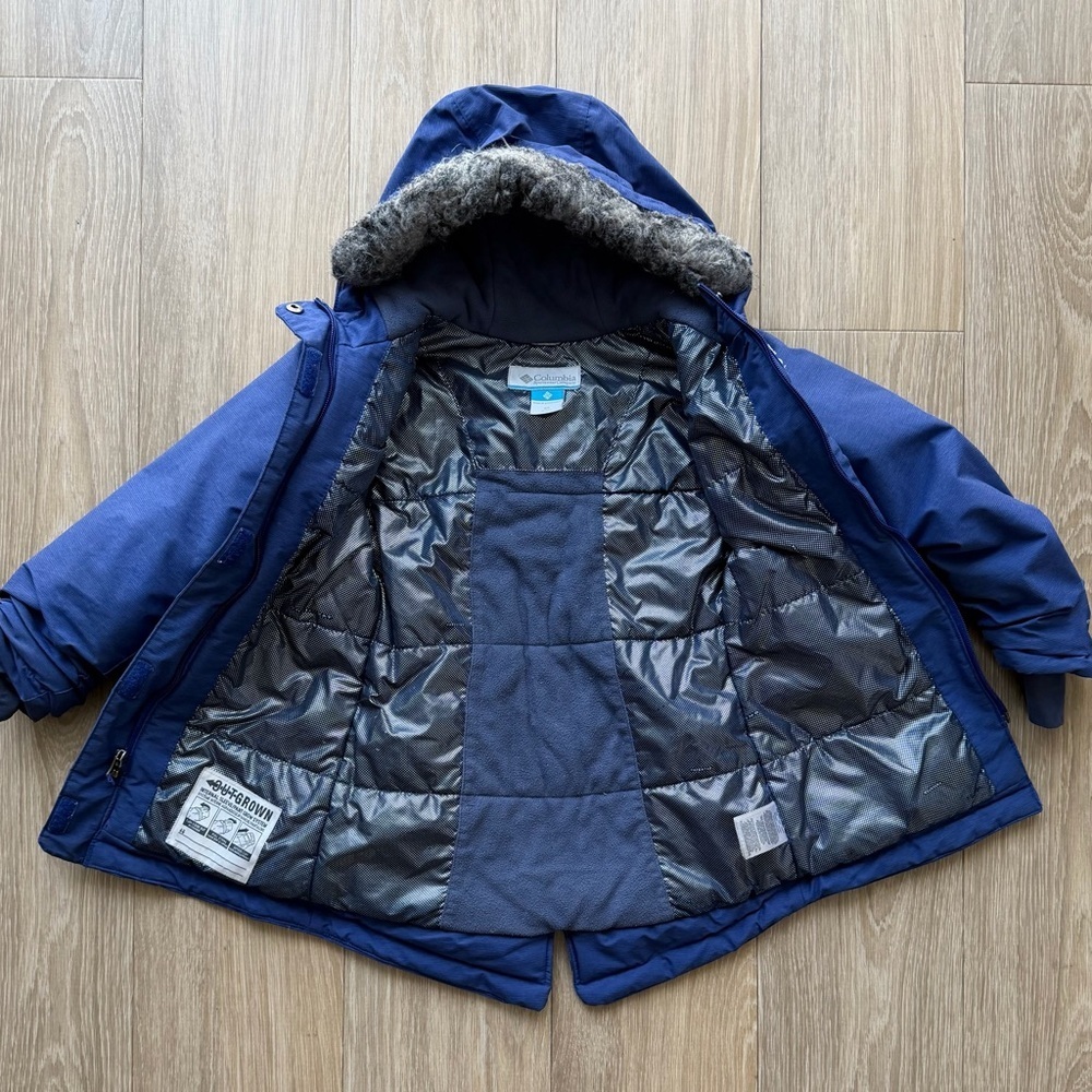 Columbia Kids Navy Puffer Jacket with Faux Fur Hood - Picture 6 of 6